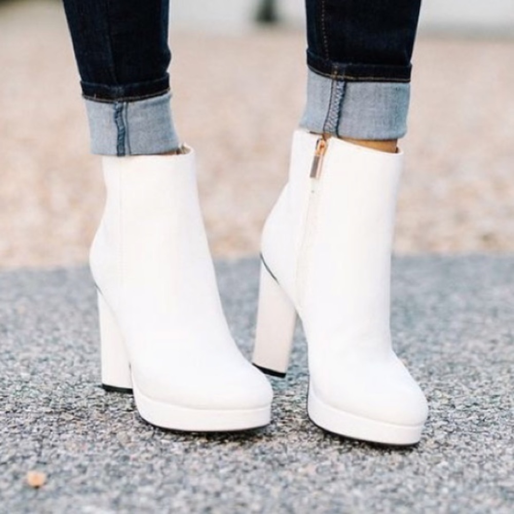 LAST ONES Bamboo White Block Heel Ankle Booties - Picture 1 of 8